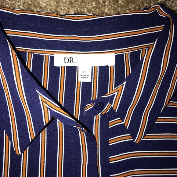 Button down top! - Picture 2 of 2